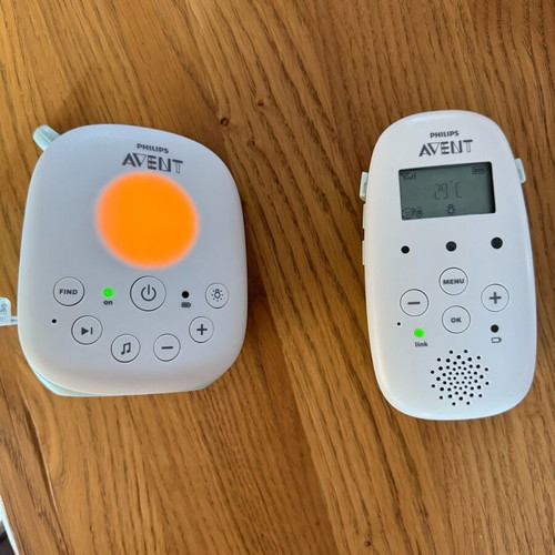 Philips Baby Monitor SCD711 like new with two-way communication and lullabies