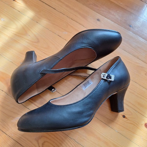 Bloch Cabaret leather pumps black like new, size 39