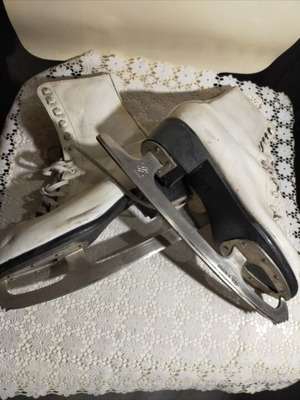 Ice skates used, made in Poland