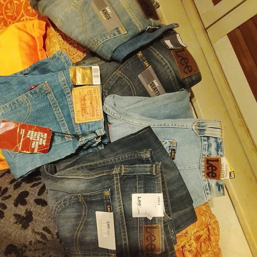 Lee and Levi's jeans, size S / 36 / 8, new