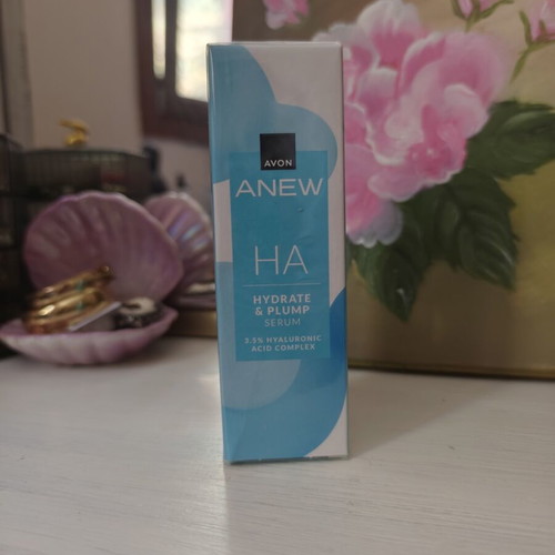 Avon face serum with hyaluronic acid new