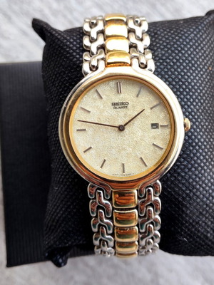 Seiko Quartz 7N29-6030 unisex watch, gold and silver