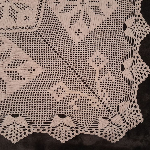 Beige Crochet Table Linen Like New