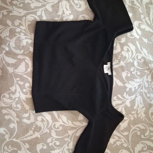 Ths Fashion black t-shirt size M/L like new
