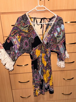 Ολόσωμο σορτσάκι σαν καινούργιο, πολύχρωμο, μέγεθος S