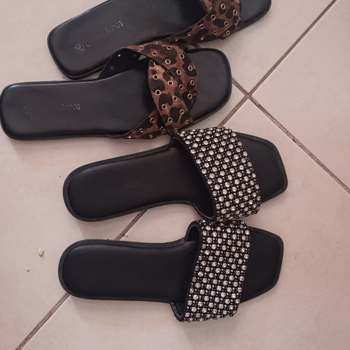 Flip-flops pack of two like new, sizes 37 and 38, black and leopard