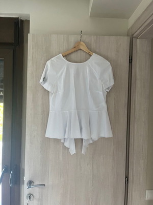 Gizia top used, size M, white with embroidered stones