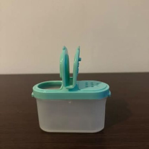 Taperware container new