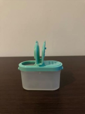 Taperware container new