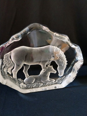 Mats Jonasson Horse & Foal collectible decorative sculpture