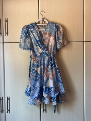 Fashion women's dress size M like new, white and blue
