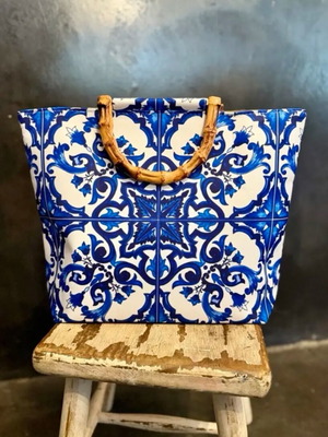 Summer handbag new, blue and white with wooden handles