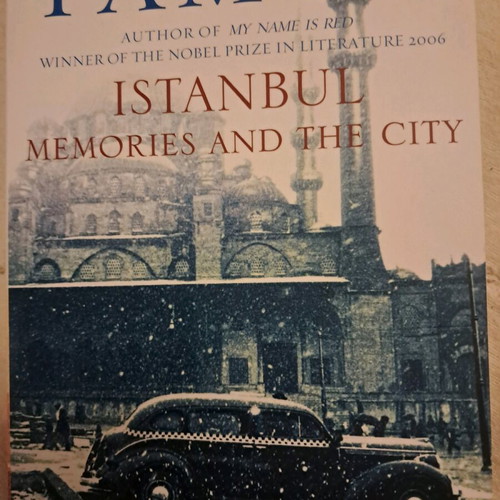 Istanbul Orhan Pamuk book like new, English