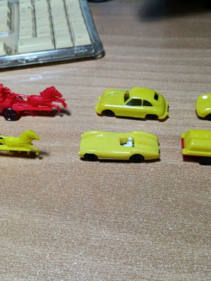 Αυτοκινητάκια Joy Toy μεταχειρισμένα με Aston Martin, Mercedes, Porsche και βυτιοφόρο