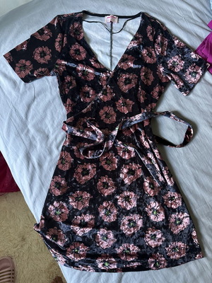 Pink Woman mini floral dress with waist belt, size S