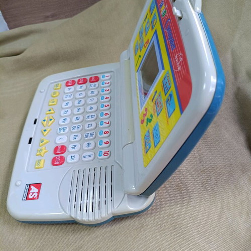 Junior computer used educational toy with 4 batteries