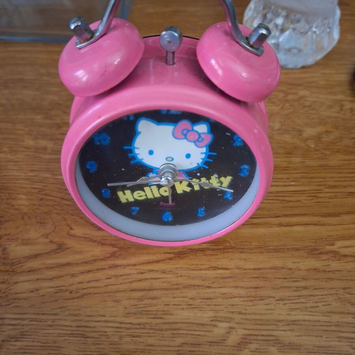 Hello Kitty Sanrio children's table clock alarm used