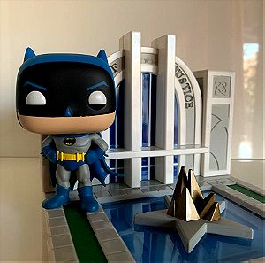 Funko POP! Town * Batman With The Hall Of Justice