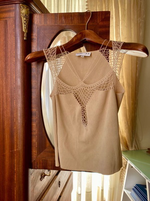 Hoss blouse new with small stones