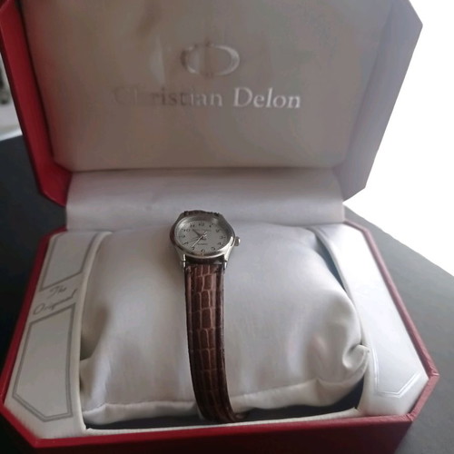 Christian Delon watch like new with case