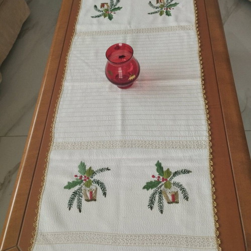Handmade Christmas Runner Vintage 1960 like new