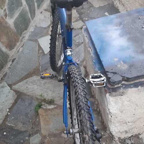 Mountain bike refurbished with front and rear suspension, 26 inch wheels