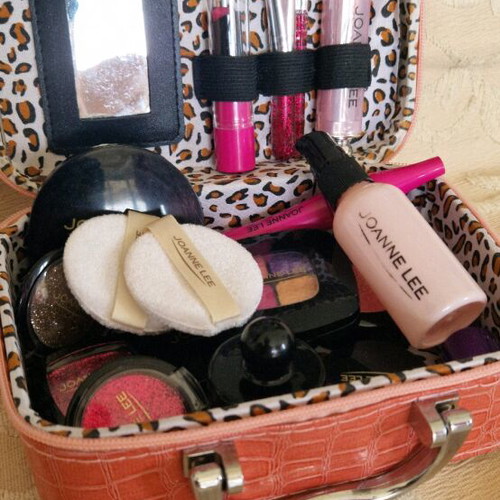 Plastic make up for kids used, many pieces