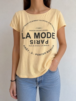 Lui e Lei T-shirt Medium yellow with print and bow