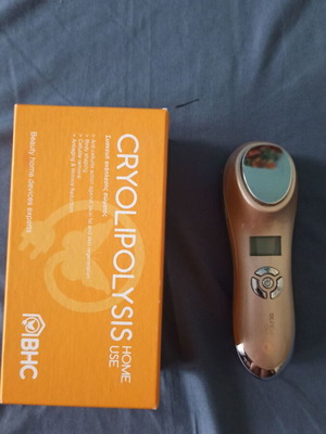 Τεχνολογία CRYOLIPOLYSIS καινούργια για μείωση τοπικού πάχους και λιπογλυπτική
