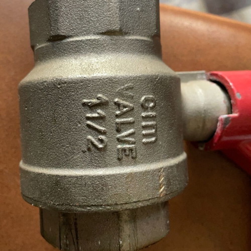 Cim valve 1 1/2 in like new for radiator pipes