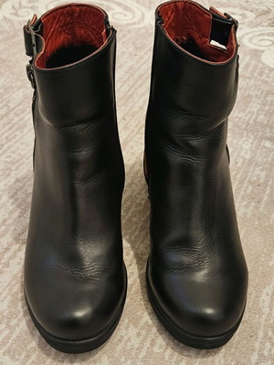 Anatomical leather handmade boots like new, black