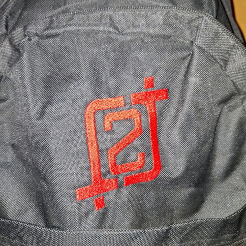 2J bag like new, black with 4 compartments