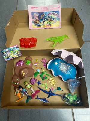 Playmobil Pearl Shell Nightlight used with all pieces