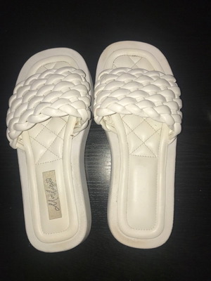 Σαγιονάρες μεταχειρισμένες λευκές μέγεθος 38