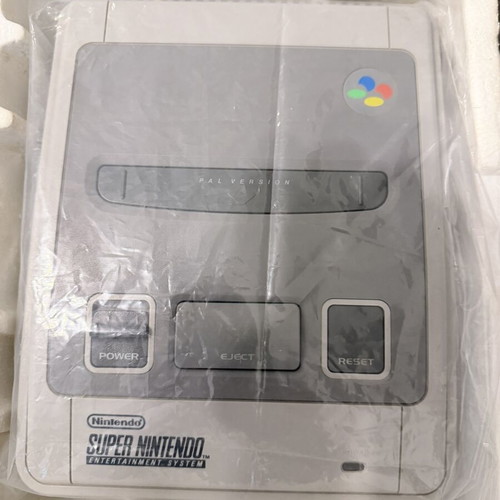 Super Nintendo Entertainment System SNES console like new, PAL German version