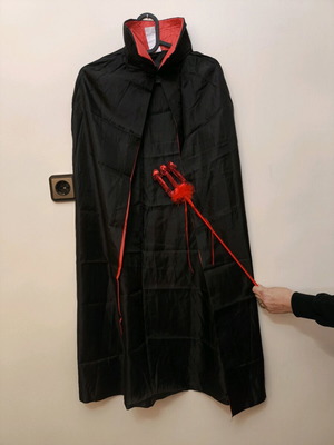 Dracula costume with wig and staff like new, carnival