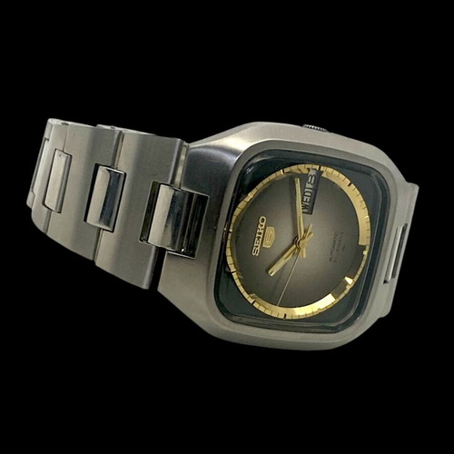 Seiko 5 automatic watch like new, square TV shape case