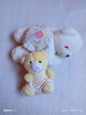 Vintage stuffed bears set of 2 like new