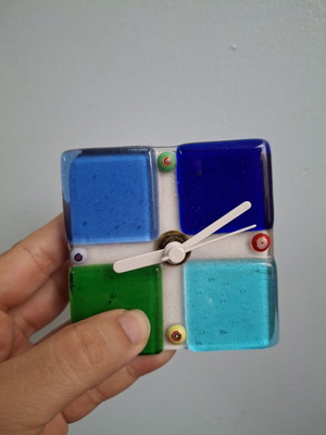 Glass Wall Clock Like New, Analog