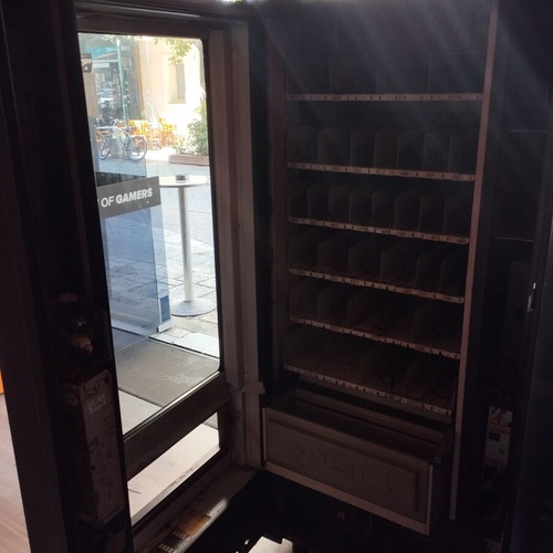 Vending machine used, broken, not working