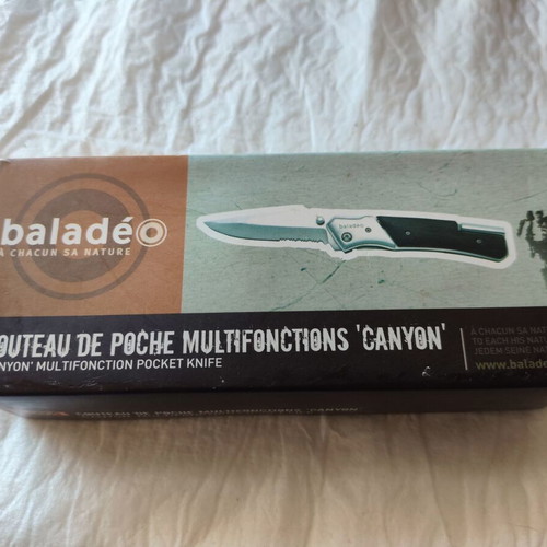 Baladéo Canyon multifunction pocket survival knife with wood handle