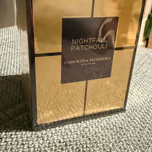 Carollina Herrera Confidential Nightfall Patchouli 100ml closed unused perfume
