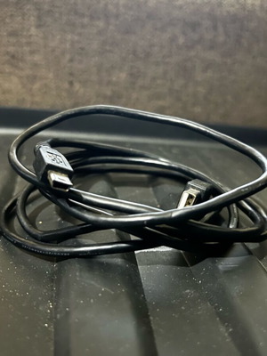 Usb to mini usb charger used for digital cameras