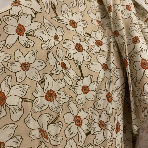 Floral wrap skirt like new, lightweight fabric