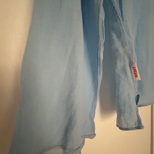GUESS JEANS AUTHENTIC, airy 100% cotton, sky blue color, size M.