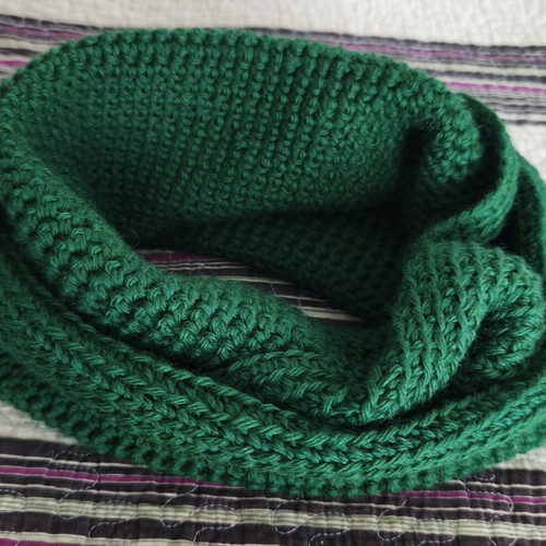 Handmade unisex neck scarf new in green color
