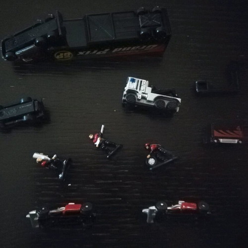 Hasbro Micro Machines Grand Prix 1999 set like new, 10 pieces
