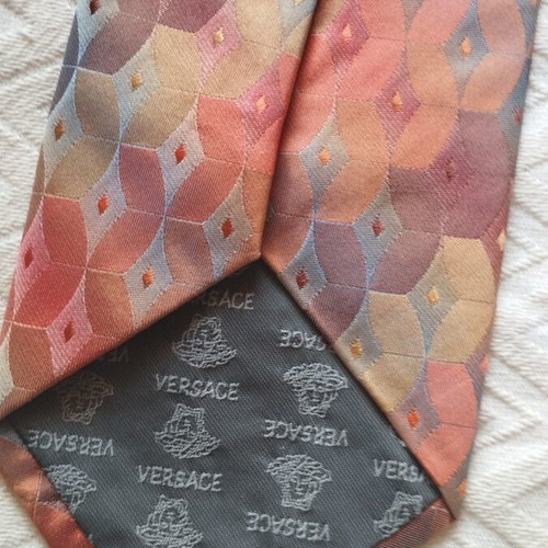 Gianni Versace tie like new, 100% silk, geometric diamond pattern