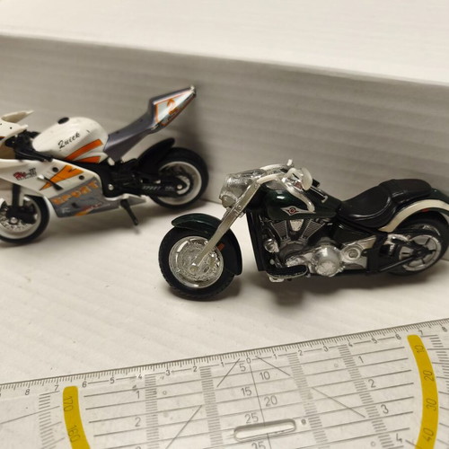 Motorcycles used, pack of 2, chopper and racing, 12cm each