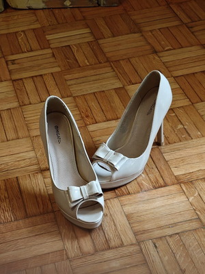 Migato Peep Toe Heels size 39, like new, nude color